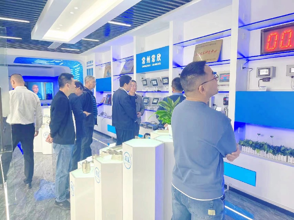 熱烈祝賀中國重型機械工業(yè)協(xié)會橋式起重機專業(yè)委員會九屆八次理 事會暨十屆一次會員大會在江蘇省常州市召開順利召開并圓滿結(jié)束！